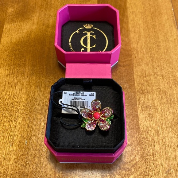 Flower ring - Picture 1 of 2